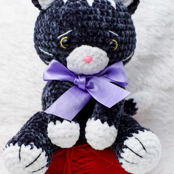 Fluffy cat amigurumi crochet doll pattern