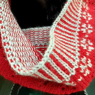 Winter Holiday Cowl