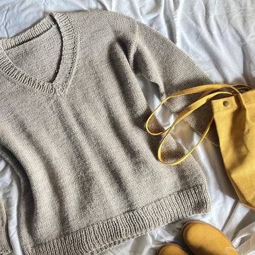 Sweater FOUR - V-neck