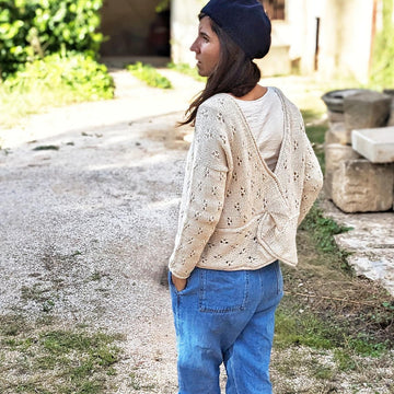 Sia tee & sweater