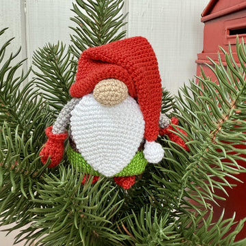 .Keychain Boy and Girl Gnomes