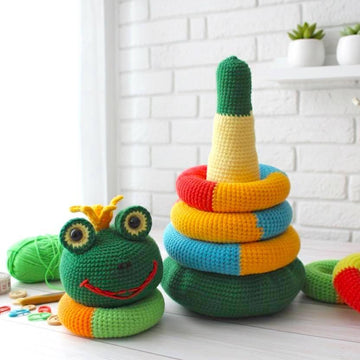 Stacking rings multi-color frog