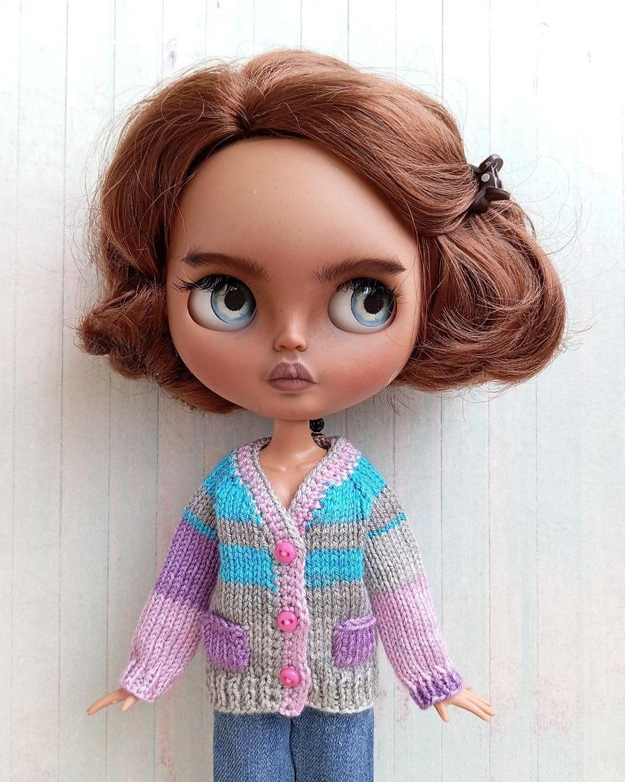 Knitted cardigan with pockets
