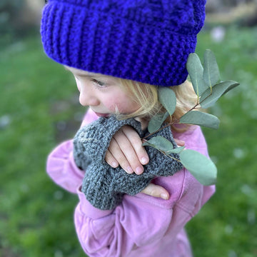Trailing Leaves Mittens