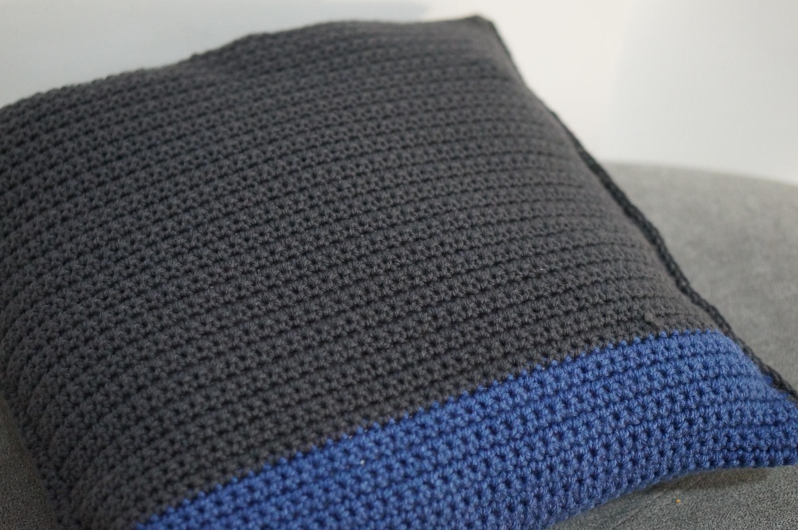 Easy pillow cover