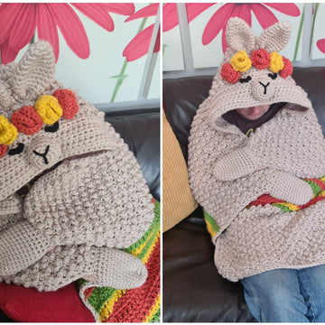 2in1 Llama Hooded Blanket