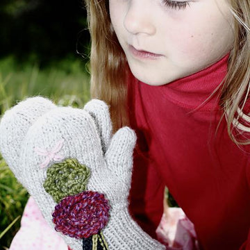 Secret Garden Mittens - Little Cupcakes - Pattern - Lc10