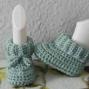 Crochet Pattern for the Baby Booties Angel