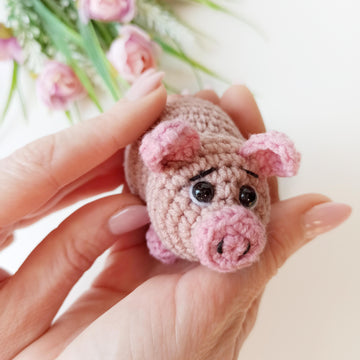 Little pig toy amigurumi pattern