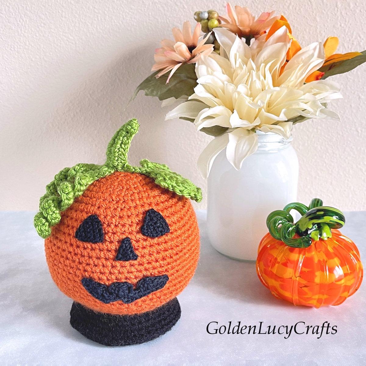 Pumpkin Jack O'Lantern Snow Globe