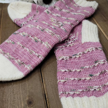 Daisy Chain Socks (Assigned Pooling)