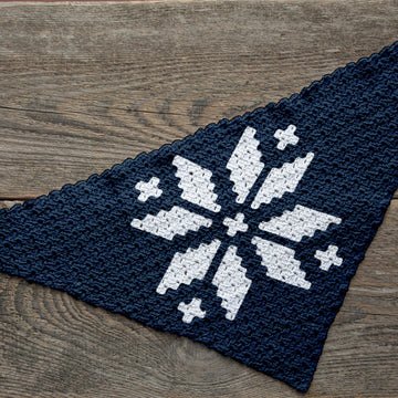 Christmas snowflake triangular neck warmer C2C Crochet Pattern