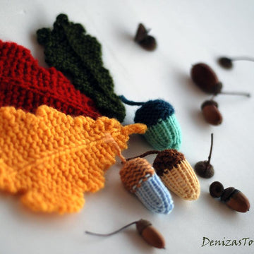 Acorns and oak leaves.