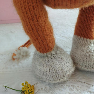 Arisha monkey knitting pattern.Knitted doll patterns, Animal knitting patterns