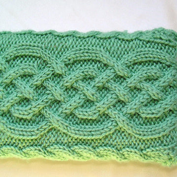 EReader Cabled Cozy