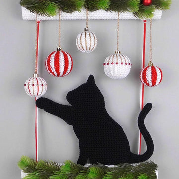 Little chubby Christmas cat - hanging decoration instead of a door wreath