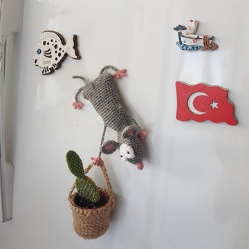 Hanging mouse planter
