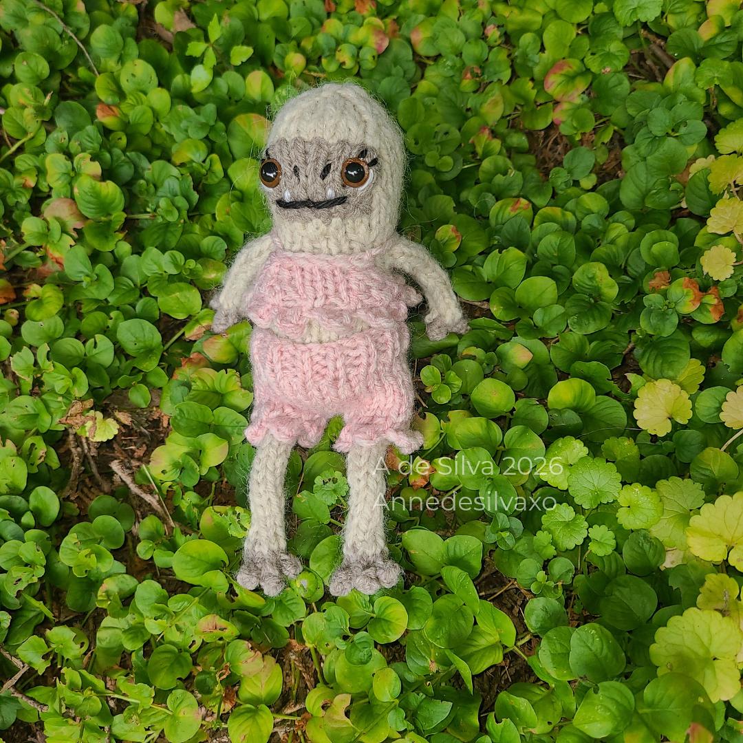 Folklore: Ruffled Lounge Set