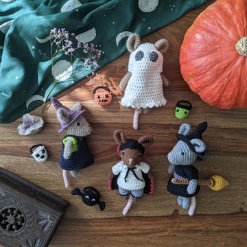 Cute mouse + Halloween outfits