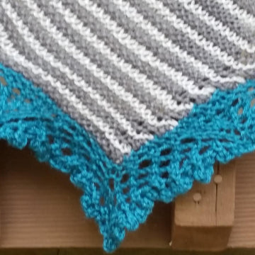 English Summer Shawlette