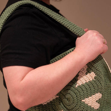 Heart Mosaic Crochet Bag