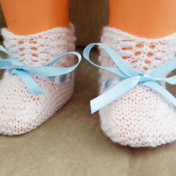 Mackenzie - 4ply booties and mittens