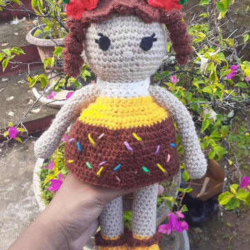 Dessert girl (amigurumi doll)