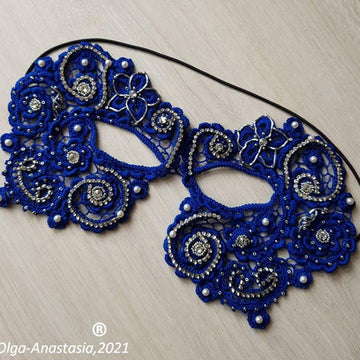 Carnival blue lace mask
