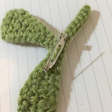 Mistletoe Brooch