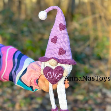 Gnome Valentin with legs