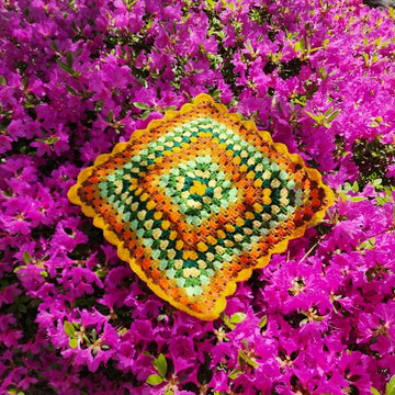 Fresh Spring Doily /Cover