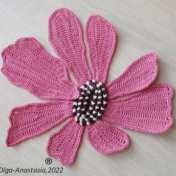 Large pink flower 8 petals