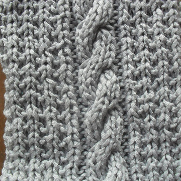 Simple cable scarf