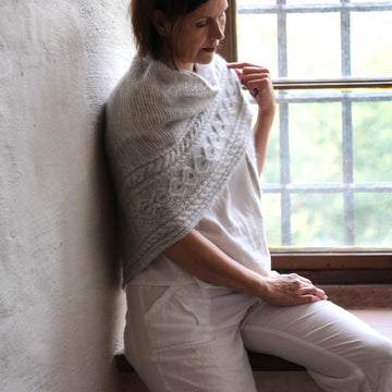 Muistojen medaljongit - Memory Lane Shawl