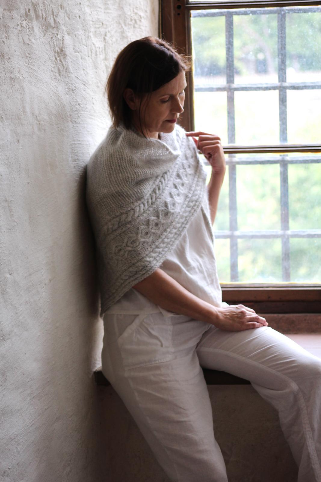 Muistojen medaljongit - Memory Lane Shawl