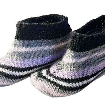 Multicolor Slippers in Straight Needles