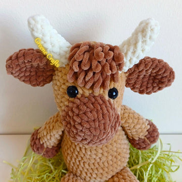 Cinnamon, the Highland Cow / Zimt, die Schottische Hochlandkuh (Low Sew)