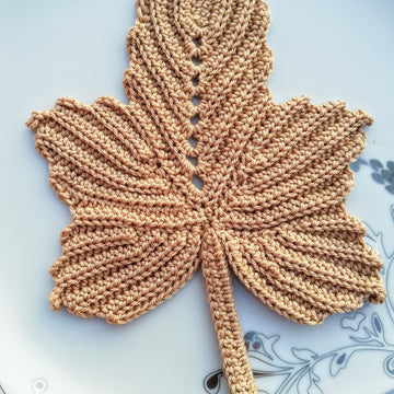 Crochet Halloween Fall maple leaf