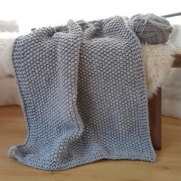 Grey winter blanket // cozy shawl