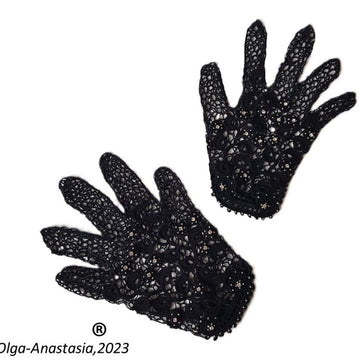Black lace finger gloves