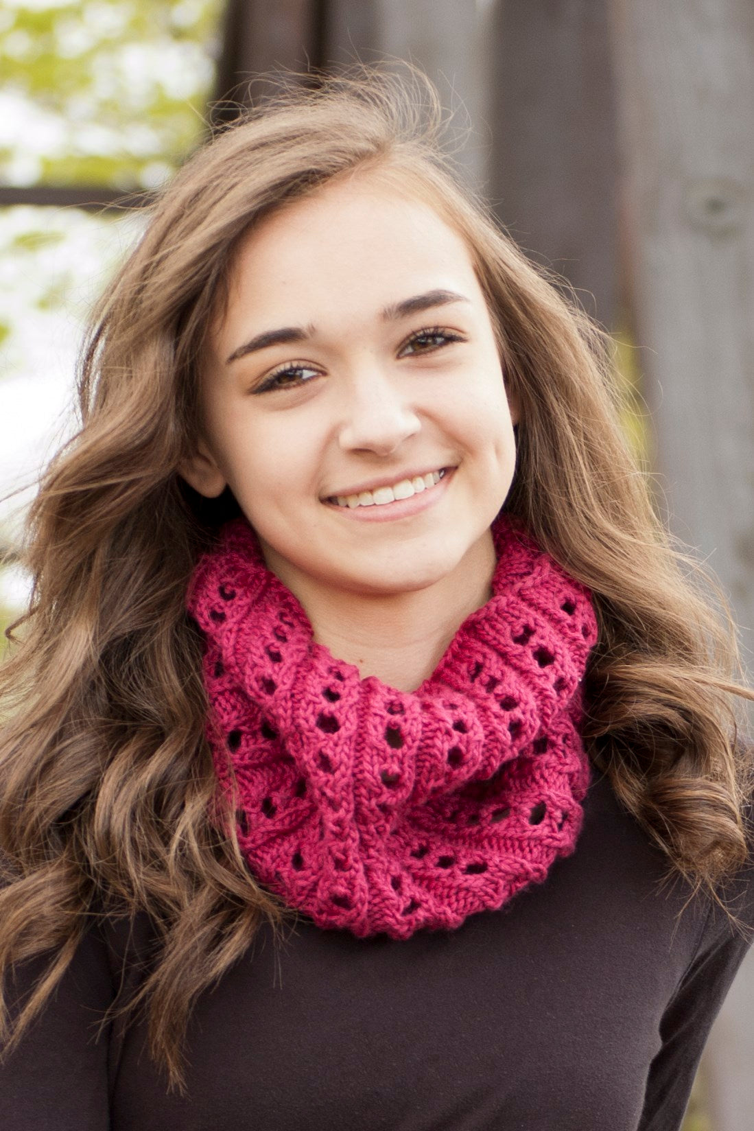 Large Eyelet Rib Cowl in Cascade Yarns Venezia Worsted - W490 - Downloadable PDF