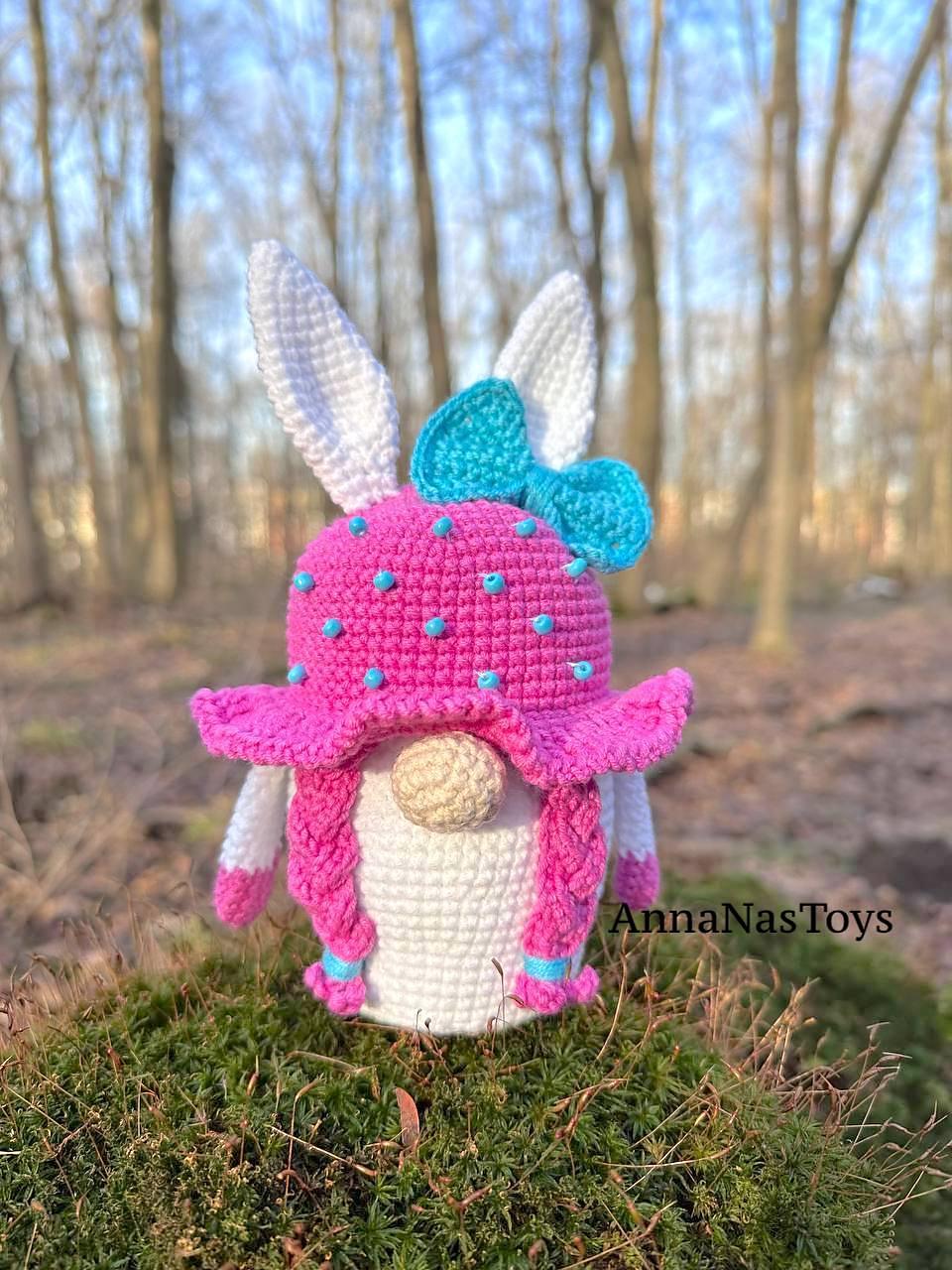 Easter gnome (girl)
