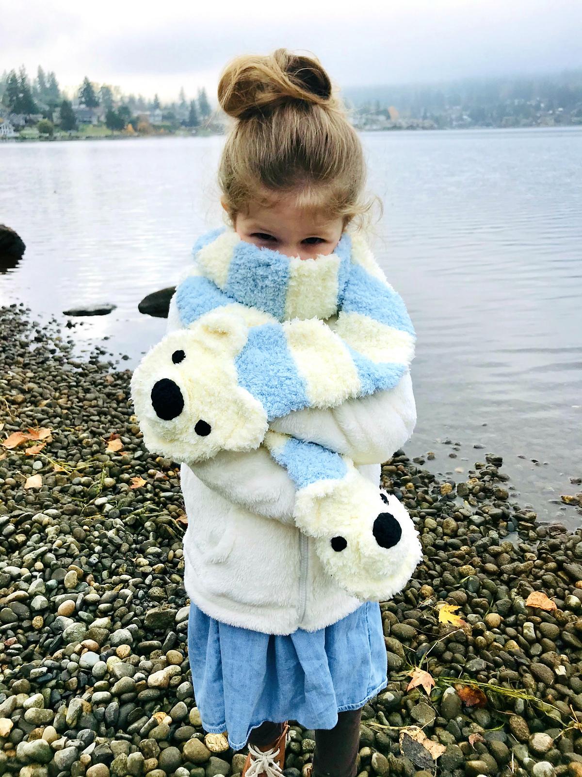 Polar Bear Pocket Scarf