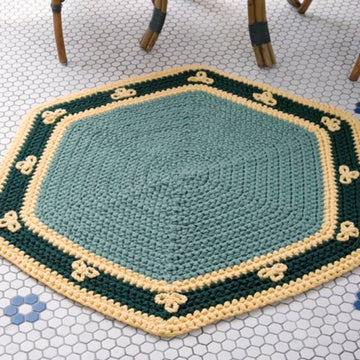 Quiet Moments Rug in Red Heart Super Saver Economy Solids - LW2497