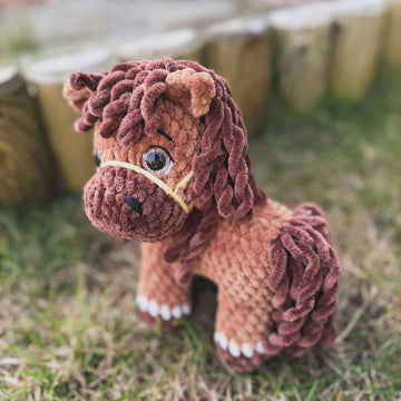 Plush horse toy