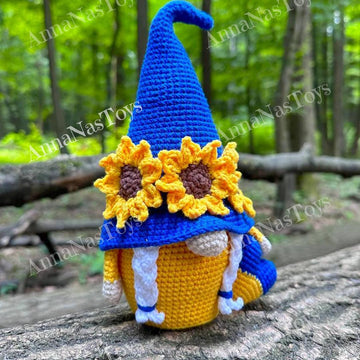Patriotic gnome of Ukraine (girl)