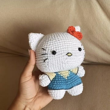 Hello Kitty amigurumi