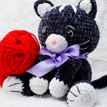 Fluffy cat amigurumi crochet doll pattern