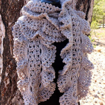Chunky Crochet Ruffle Scarf "Troodos"