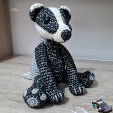 Barrold the Badger - US Terminology - Amigurumi